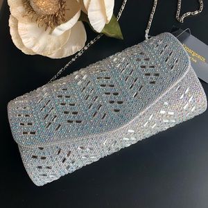 NWT!! 🌹STUNNING 🌹 SILVER EVENING BAG!!